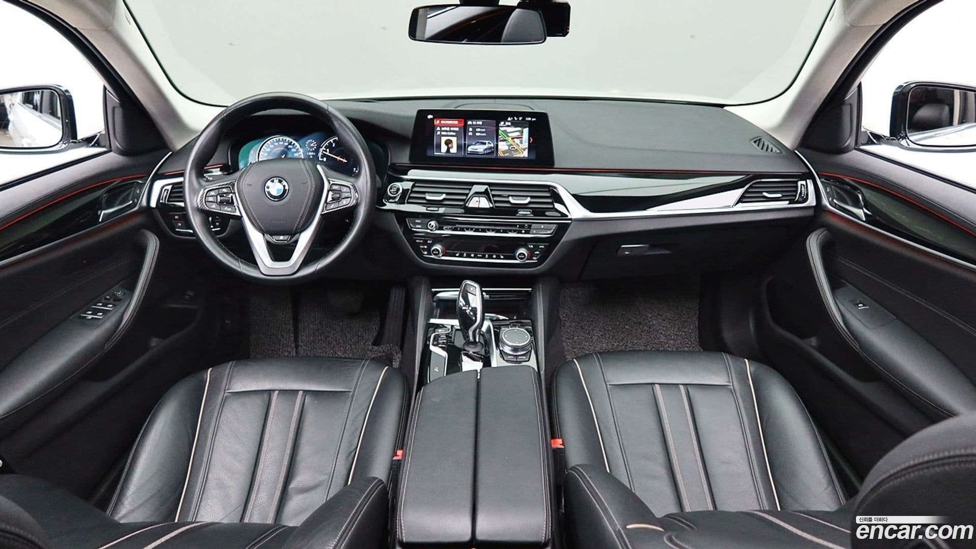 Main__Slider__Photo:5-Series BMW 2018.10-11