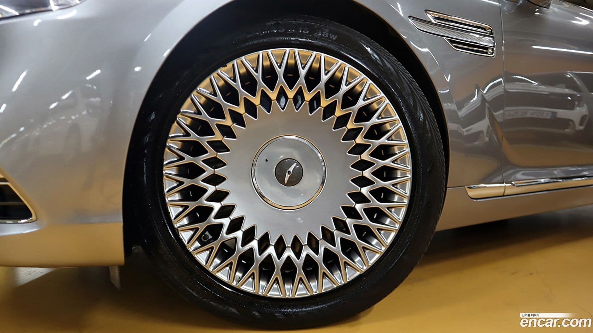 Main__Slider__Photo:G90 Genesis 2020.2-4