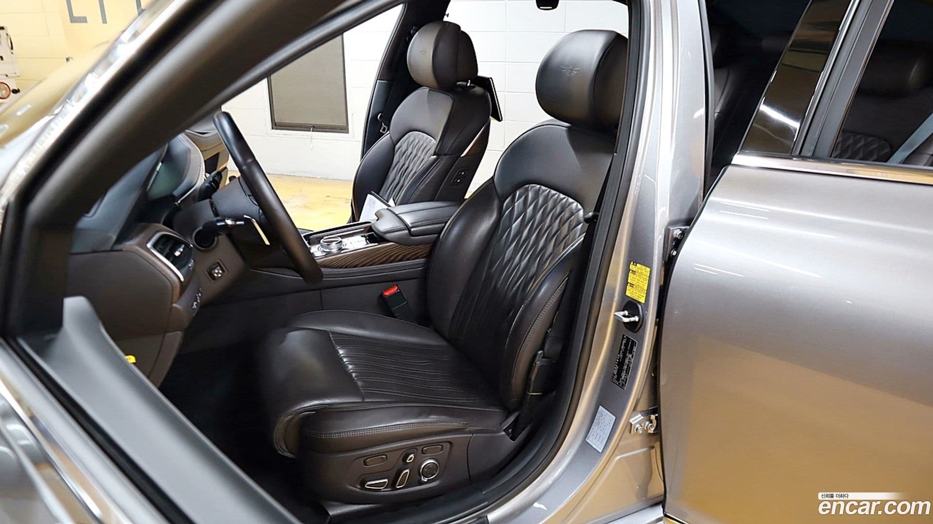 Main__Slider__Photo:G90 Genesis 2020.2-9