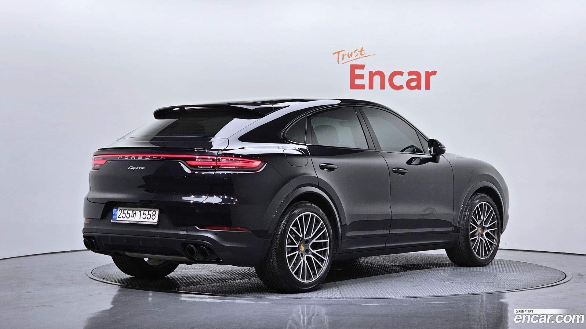 Main__Slider__Photo:Cayenne Porsche 2021.4-1