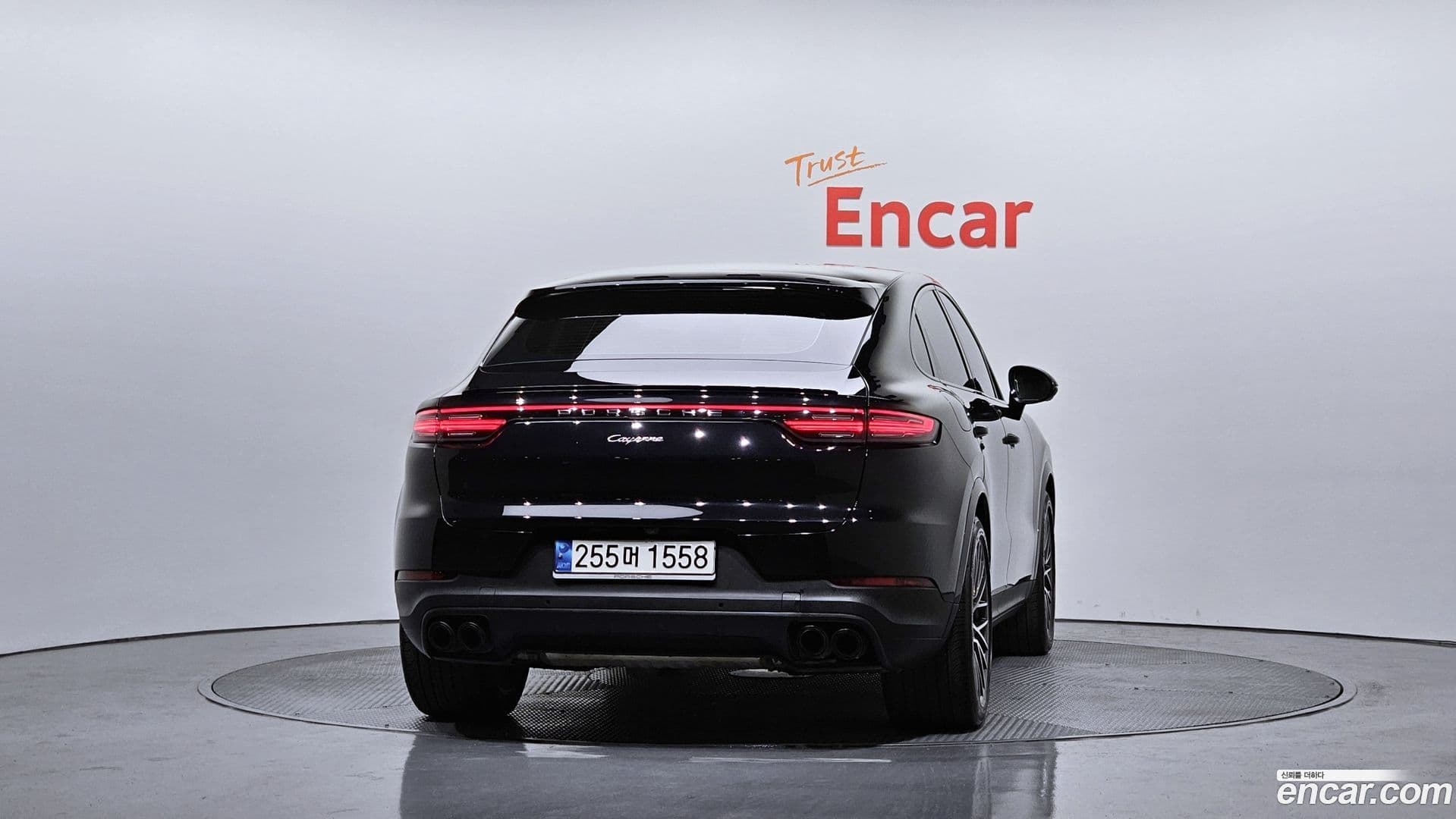 Main__Slider__Photo:Cayenne Porsche 2021.4-3