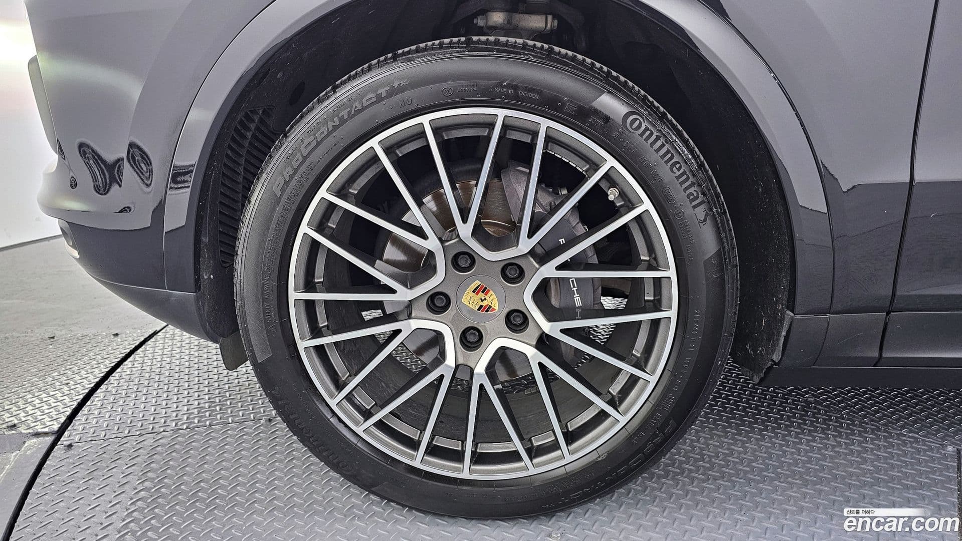 Main__Slider__Photo:Cayenne Porsche 2021.4-4