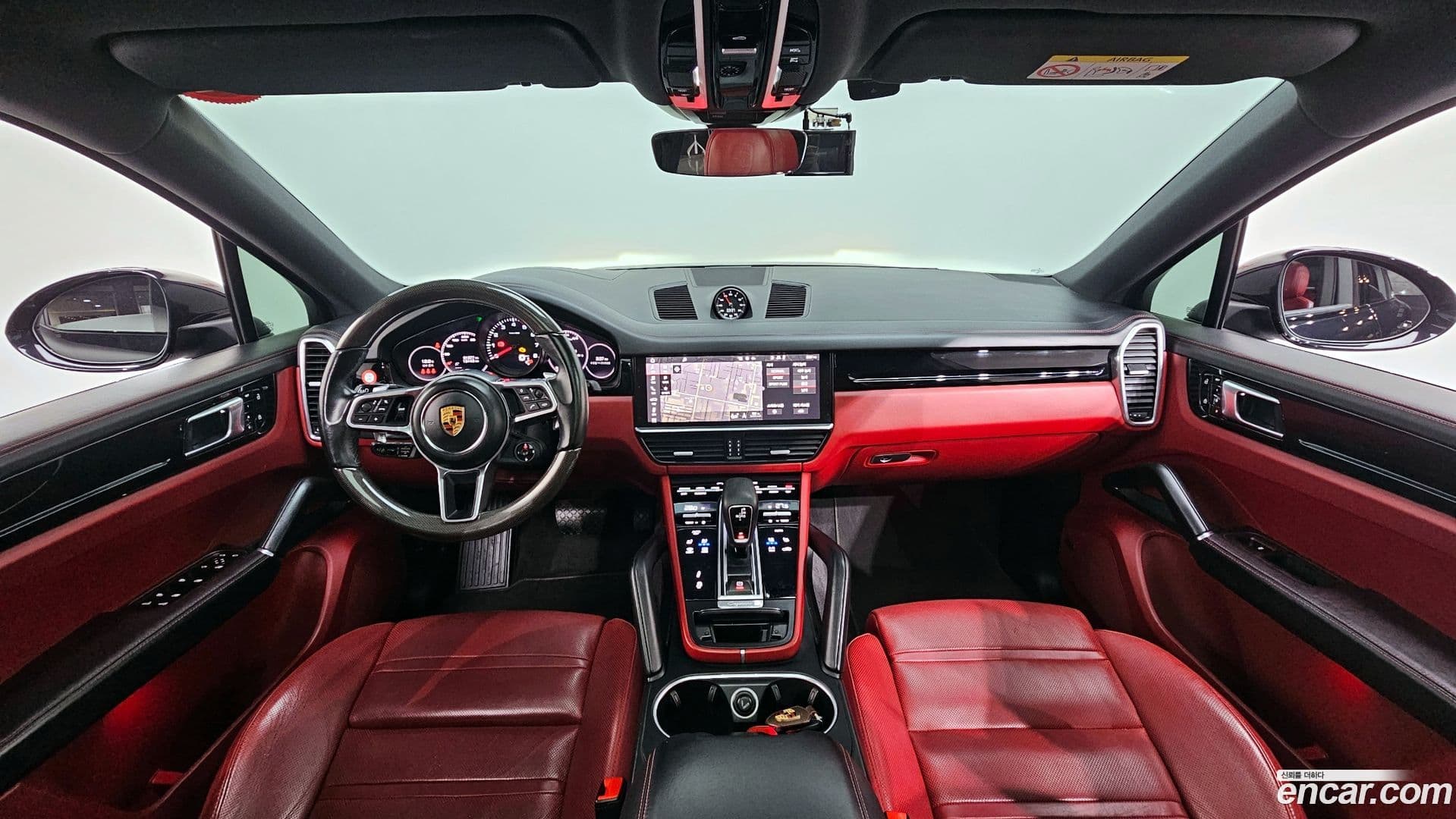 Main__Slider__Photo:Cayenne Porsche 2021.4-6