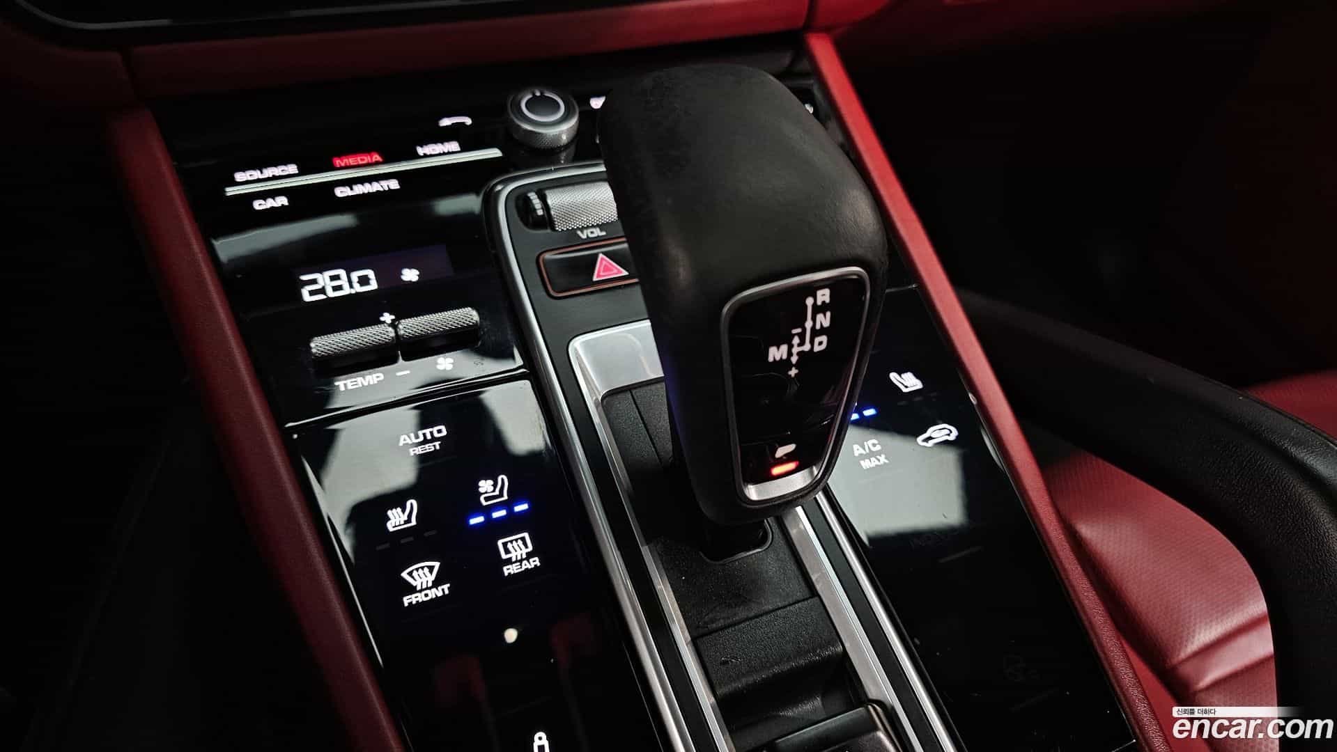 Cayenne Porsche 2021.4-INNER-009