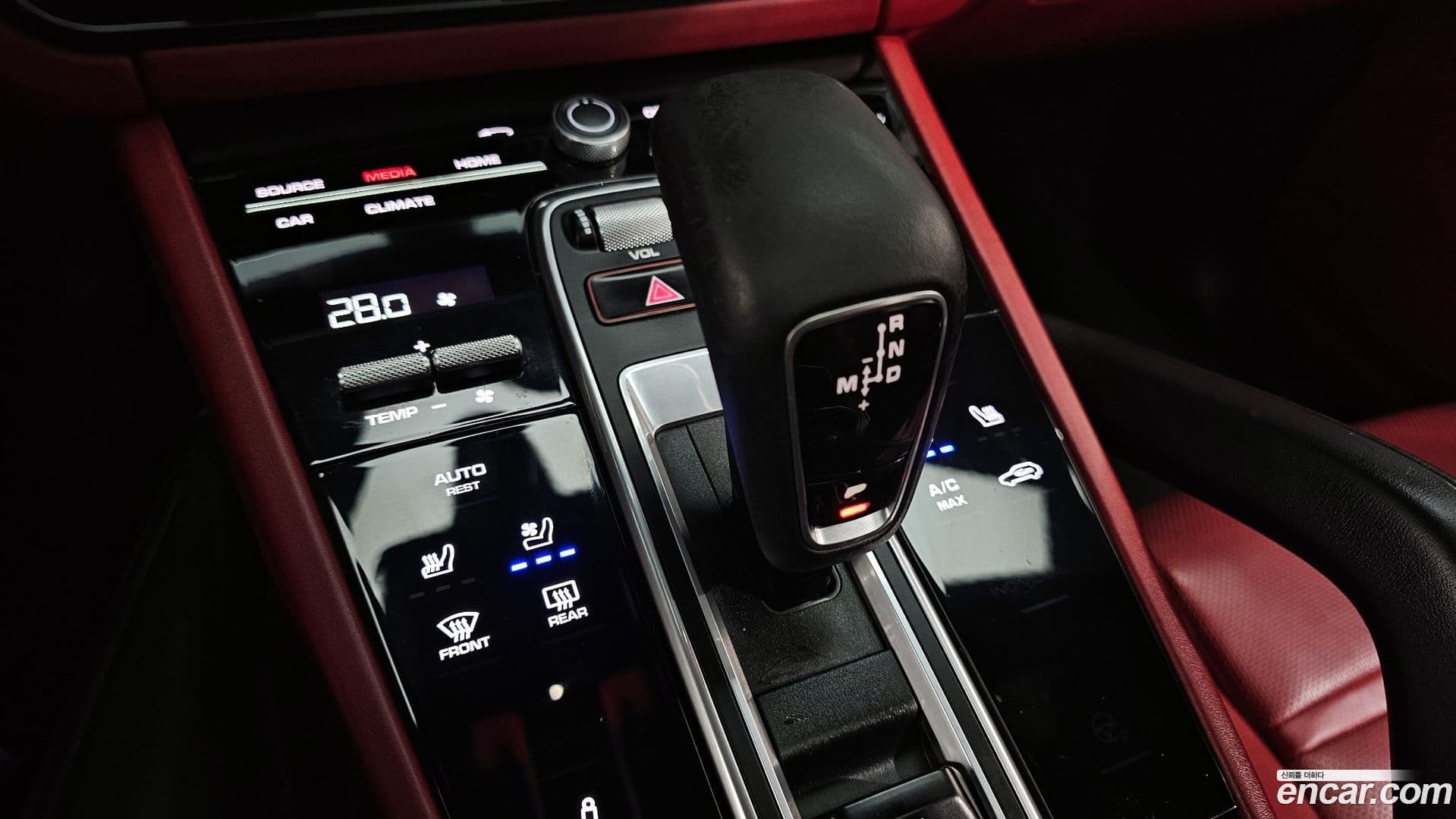 Main__Slider__Photo:Cayenne Porsche 2021.4-8