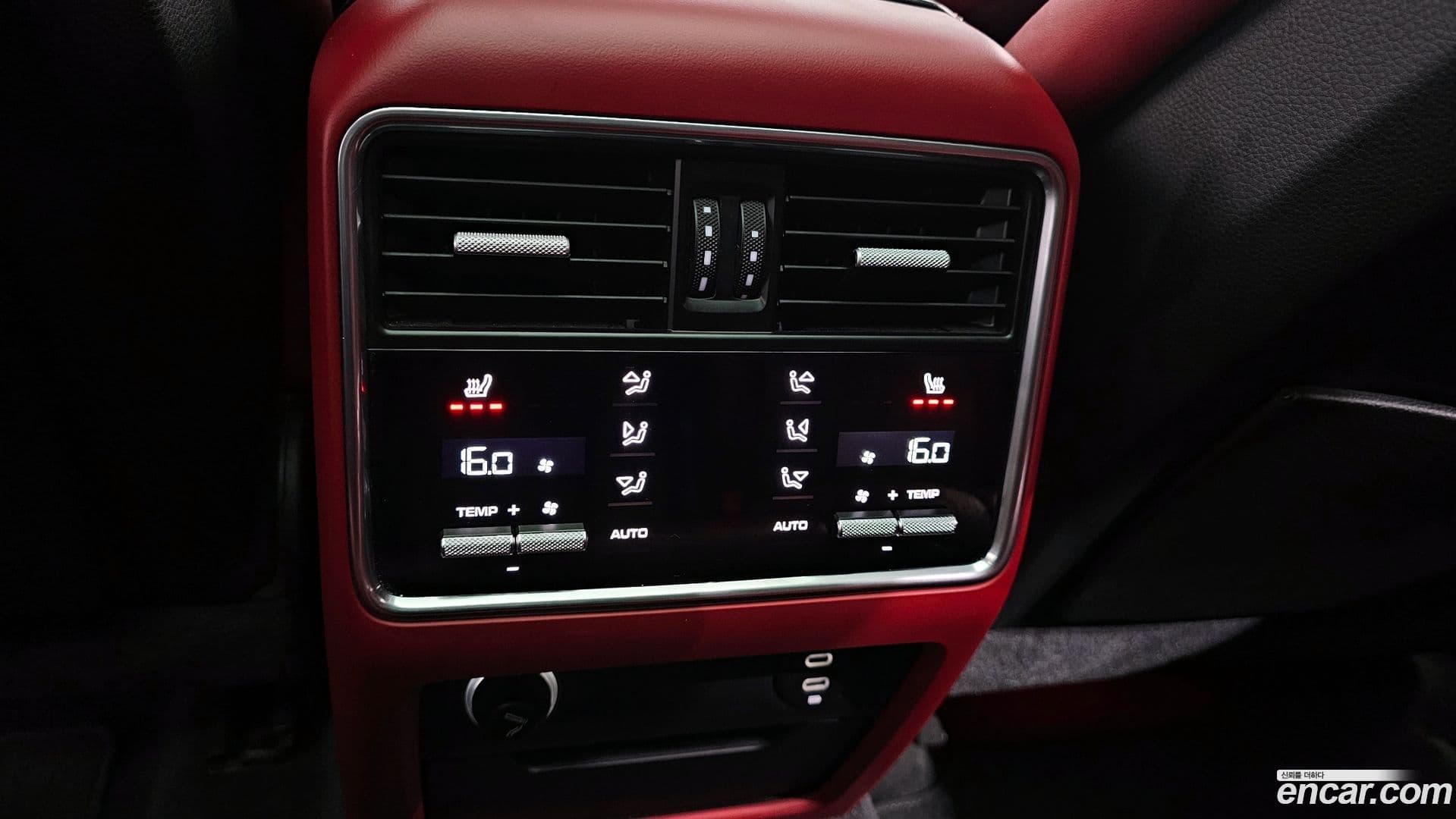 Main__Slider__Photo:Cayenne Porsche 2021.4-18