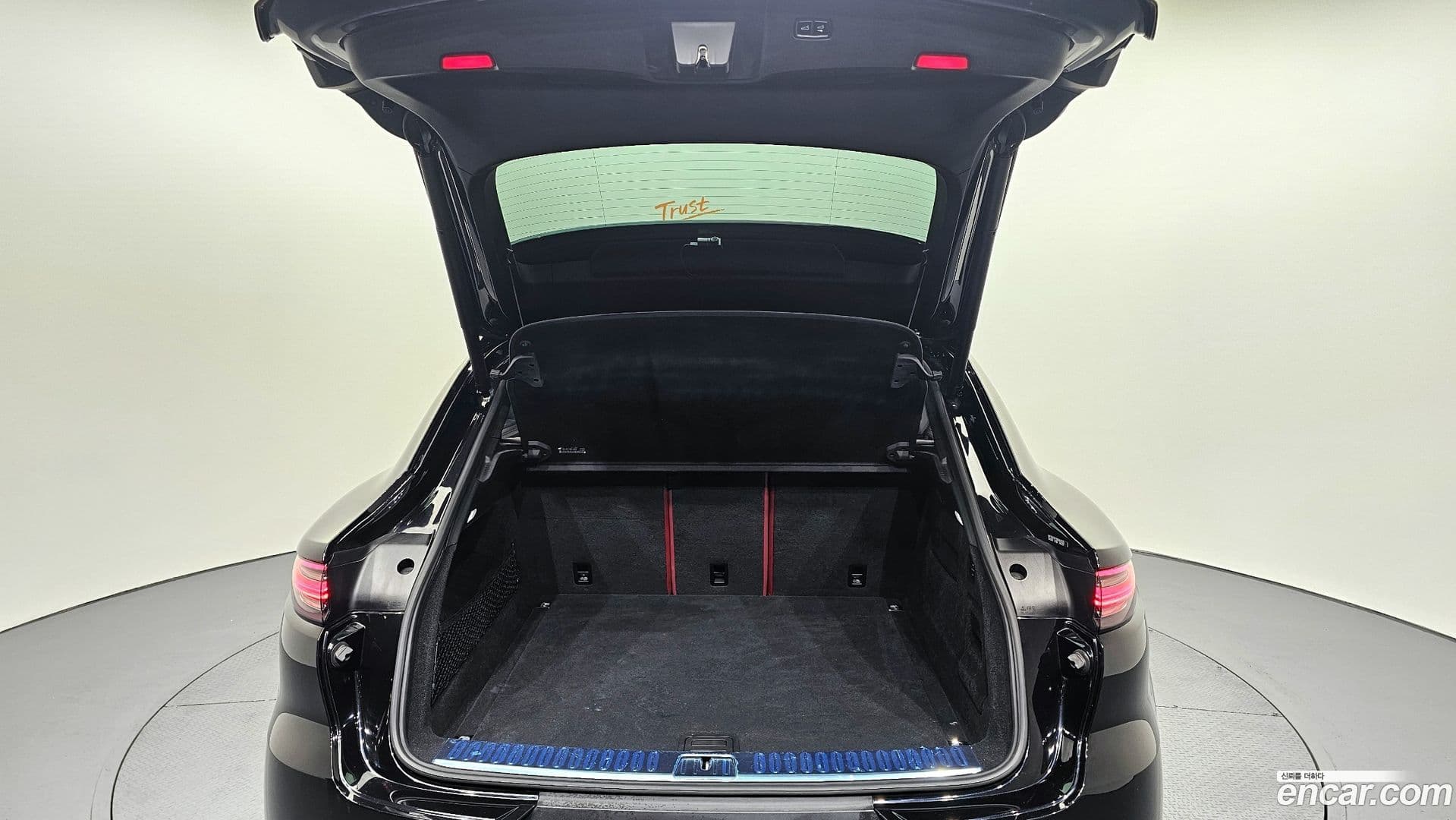 Main__Slider__Photo:Cayenne Porsche 2021.4-19