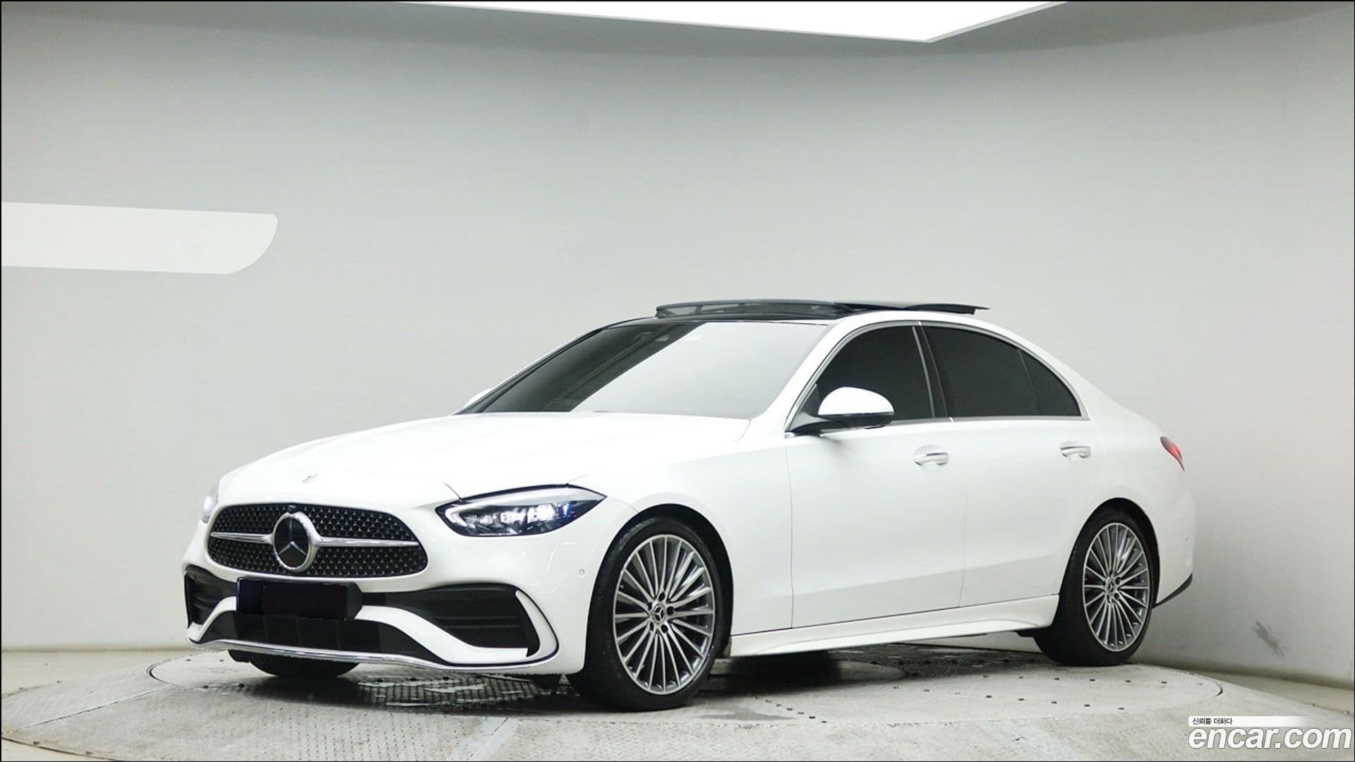 Main__Slider__Photo:C-Class Mercedes-Benz 2023.2-2