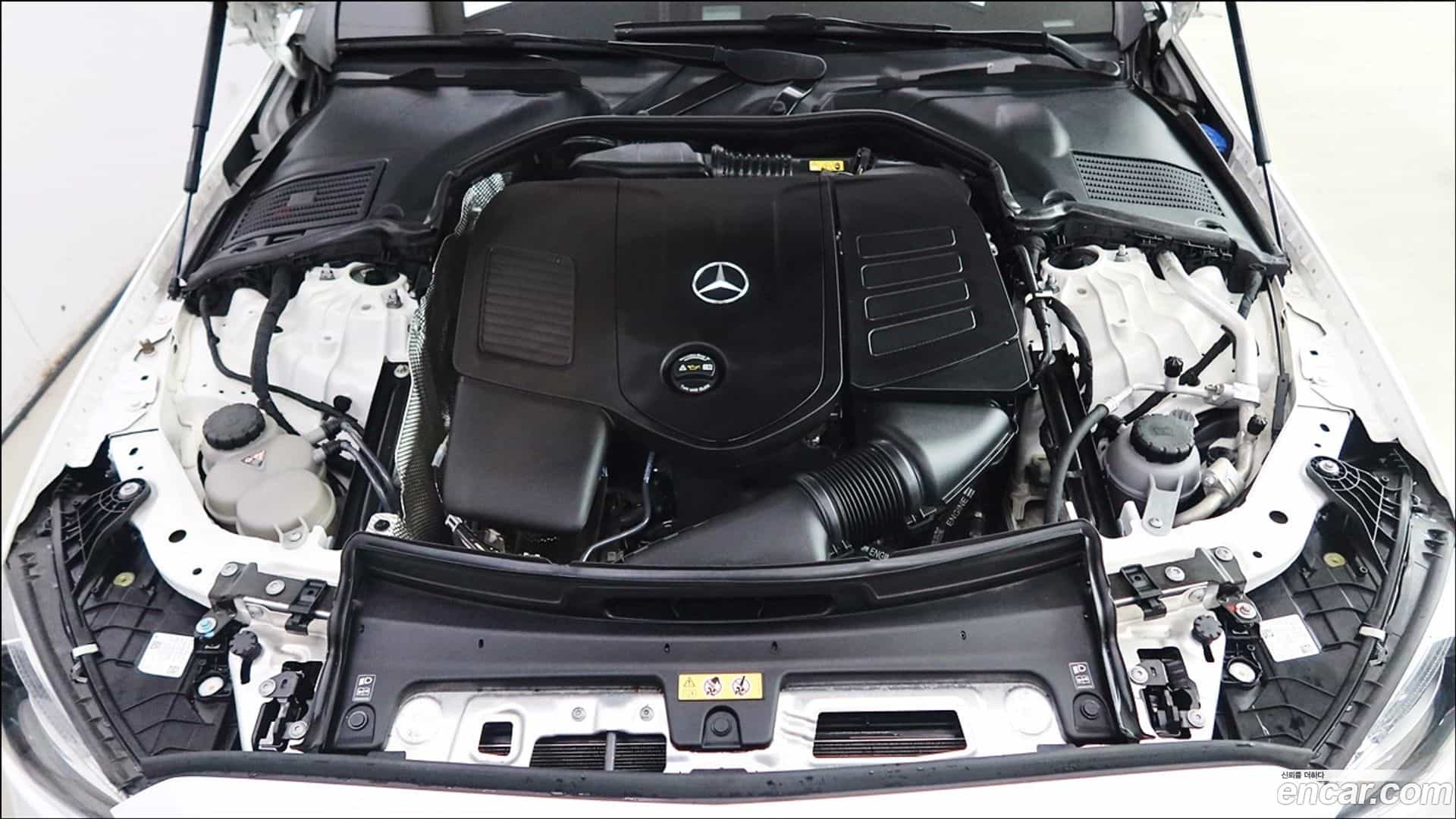 C-Class Mercedes-Benz 2023.2-INNER-009