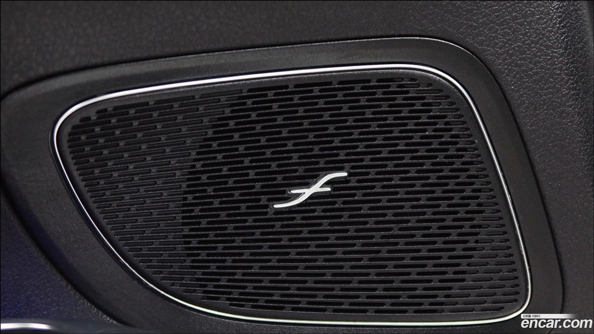 Main__Slider__Photo:C-Class Mercedes-Benz 2023.2-16