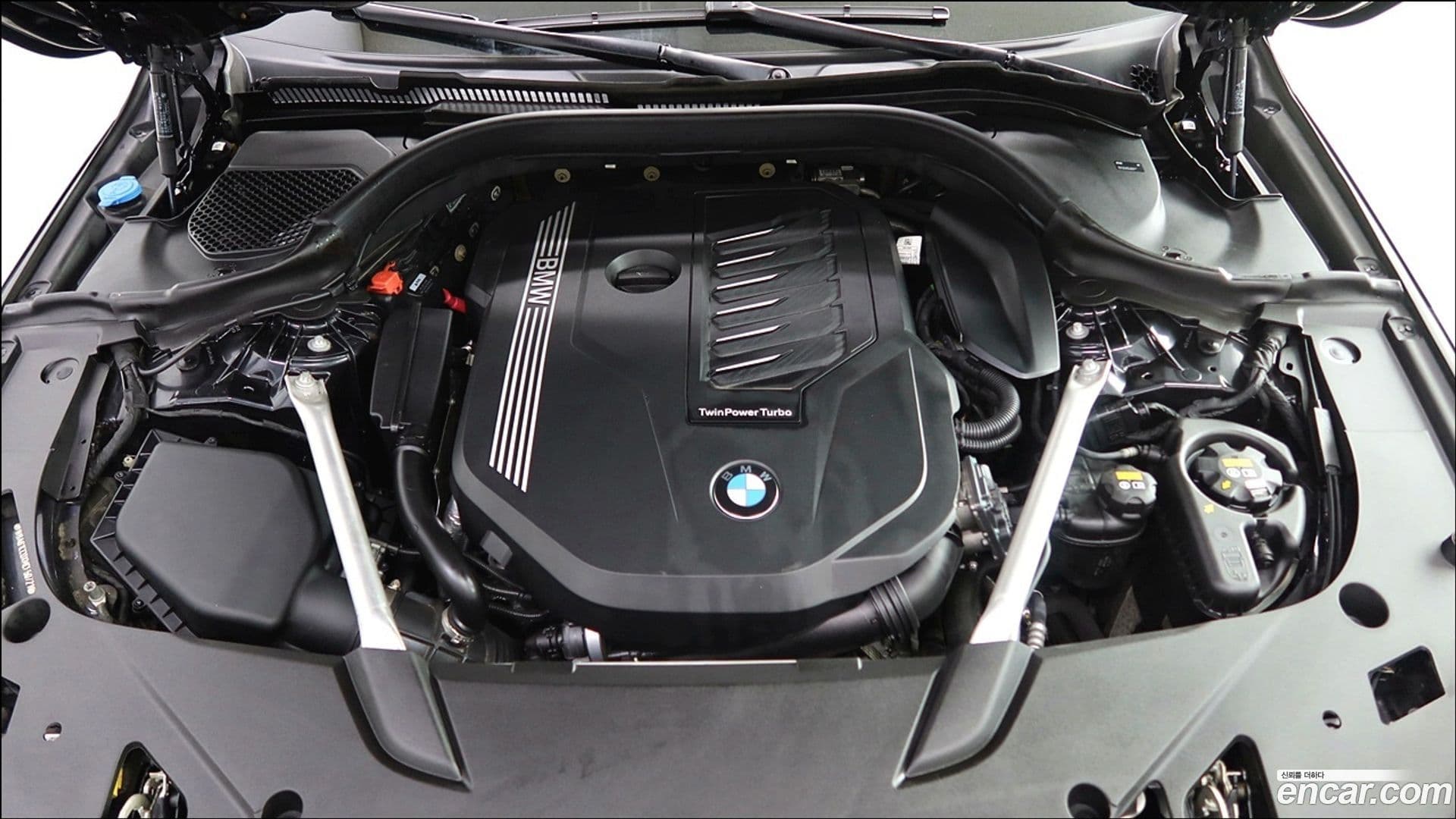 Main__Slider__Photo:Gran Turismo BMW 2020.10-8