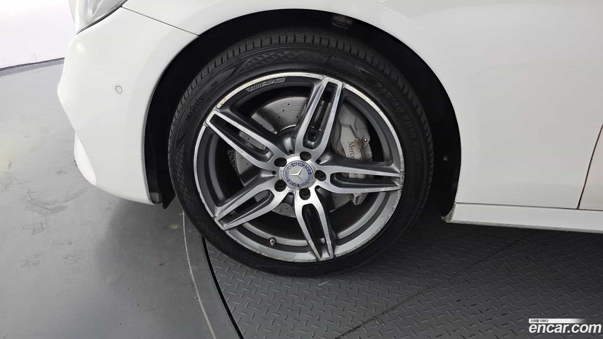 E-Class Mercedes-Benz 2017.3-OUTER-005