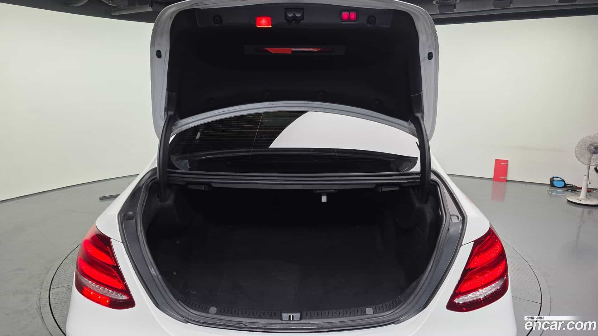 E-Class Mercedes-Benz 2017.3-OPTION-024