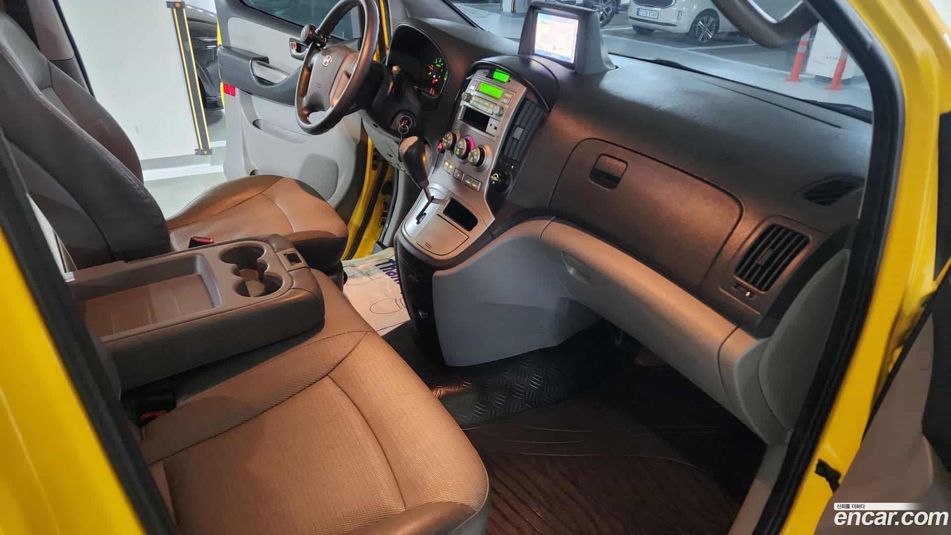 Starex Hyundai 2011.1-INNER-010