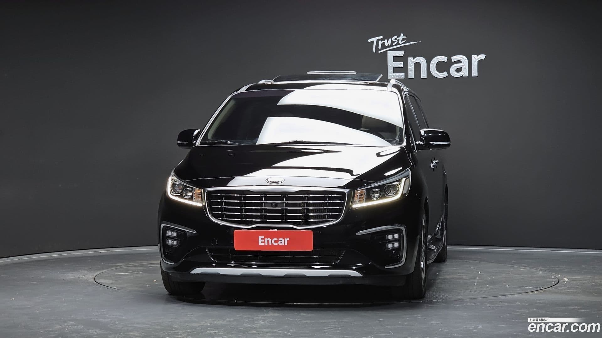 Main__Slider__Photo:Canival Kia 2019.1-2