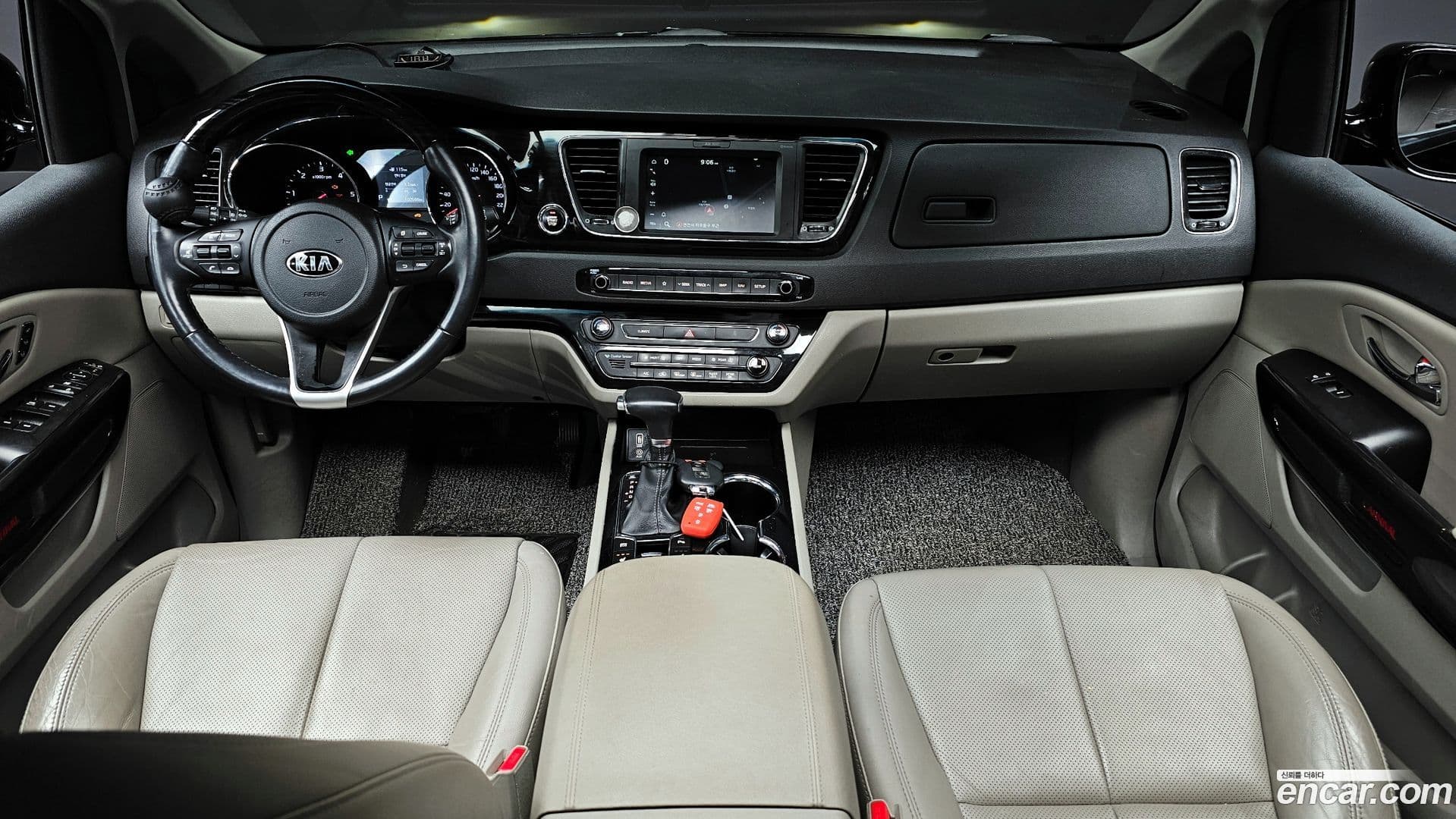 Main__Slider__Photo:Canival Kia 2019.1-6