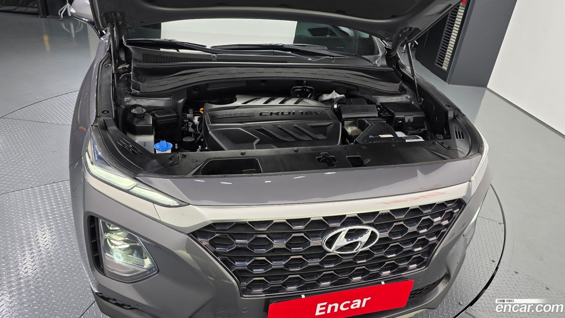 Main__Slider__Photo:Santafe Hyundai 2018.4-5