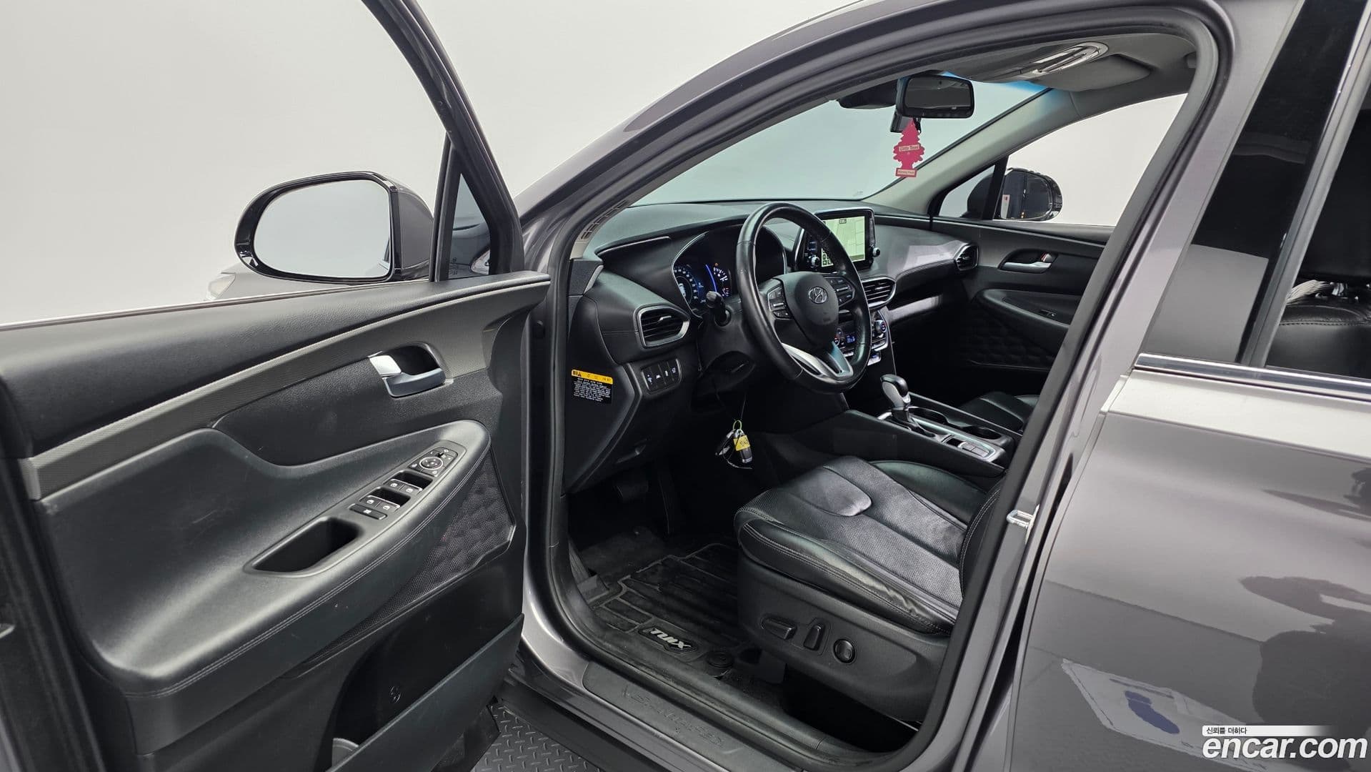 Main__Slider__Photo:Santafe Hyundai 2018.4-9