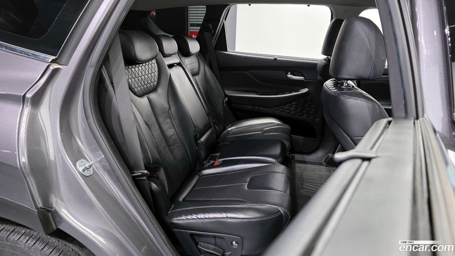 Main__Slider__Photo:Santafe Hyundai 2018.4-11