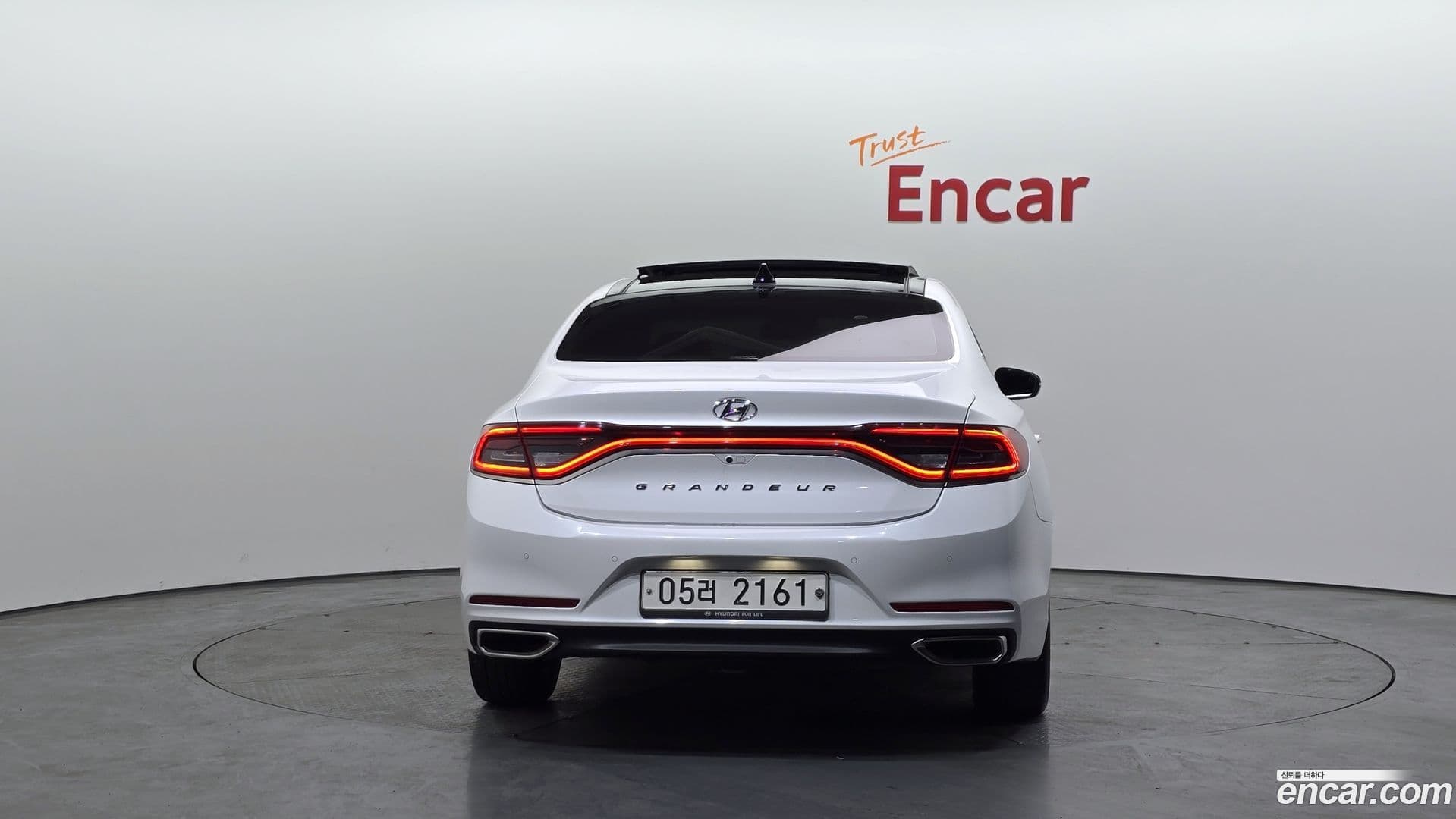 Main__Slider__Photo:Grandeur Hyundai 2019.0-3