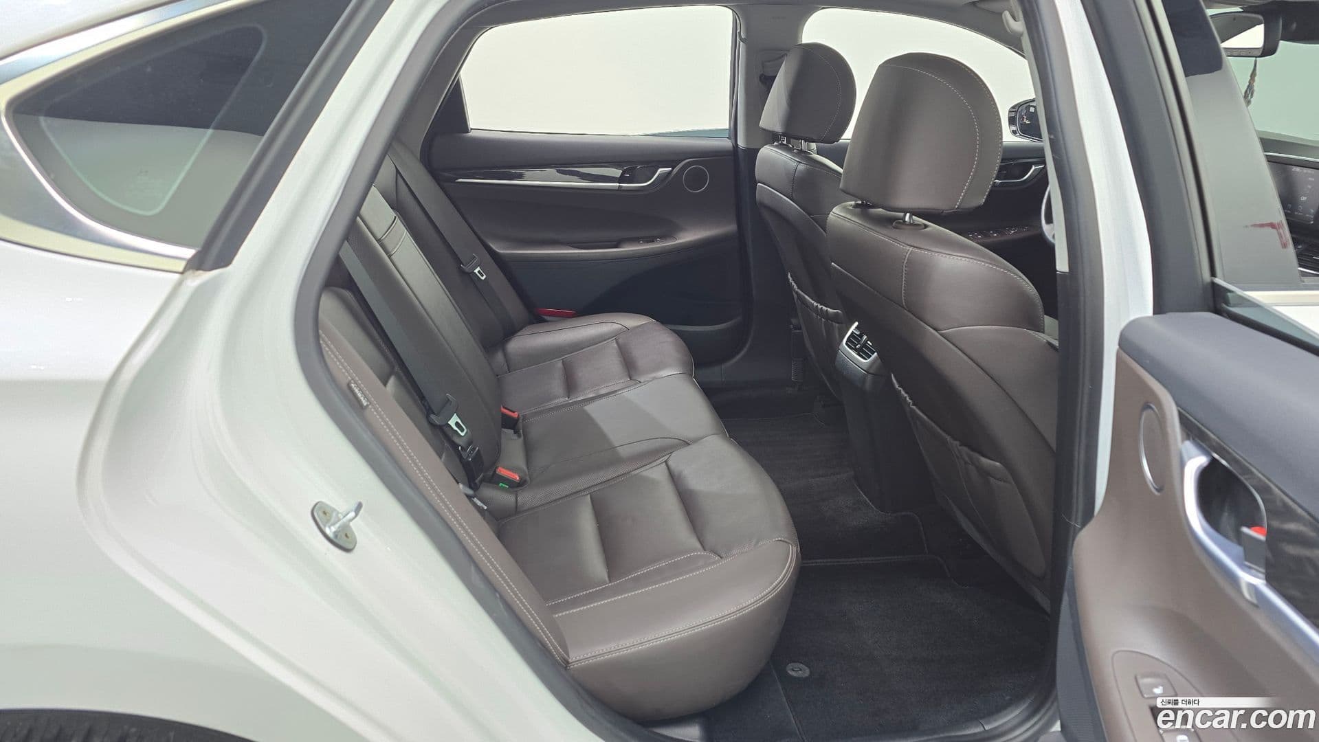 Main__Slider__Photo:Grandeur Hyundai 2019.0-11