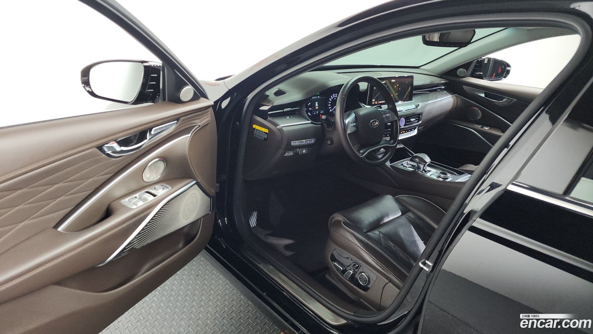 Main__Slider__Photo:K9 Kia 2019.6-9