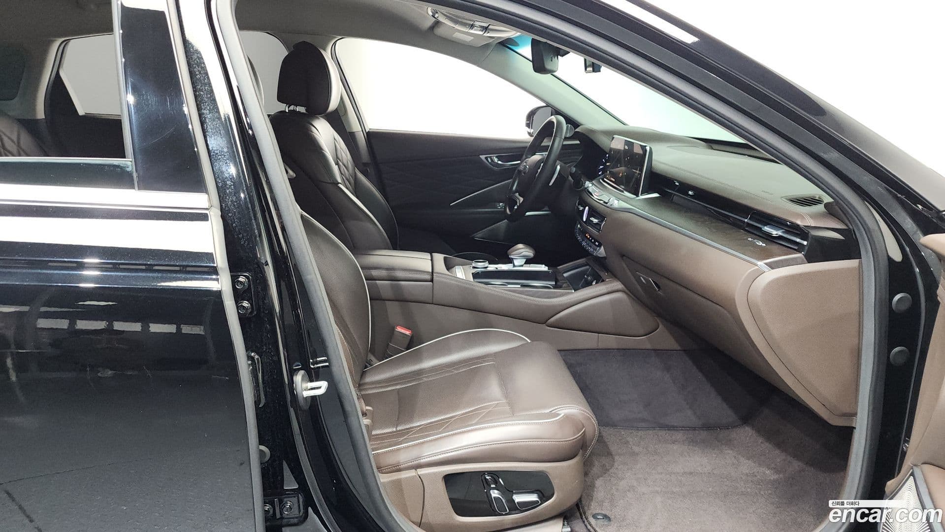 Main__Slider__Photo:K9 Kia 2019.6-10