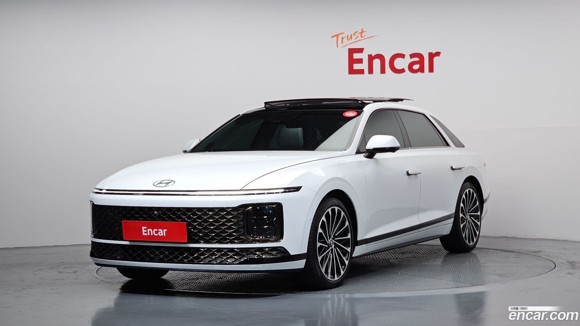 Main__Slider__Photo:Grandeur Hyundai 2023.5-0