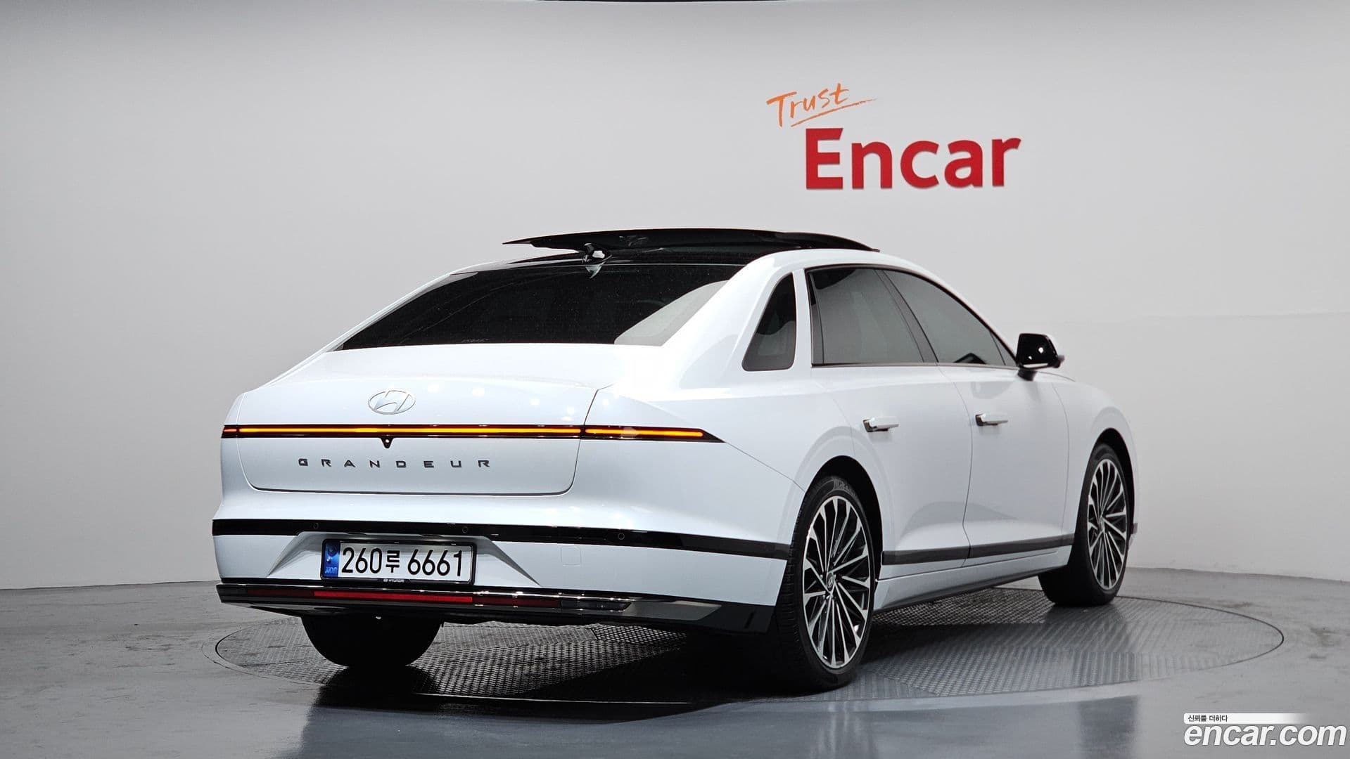 Main__Slider__Photo:Grandeur Hyundai 2023.5-1