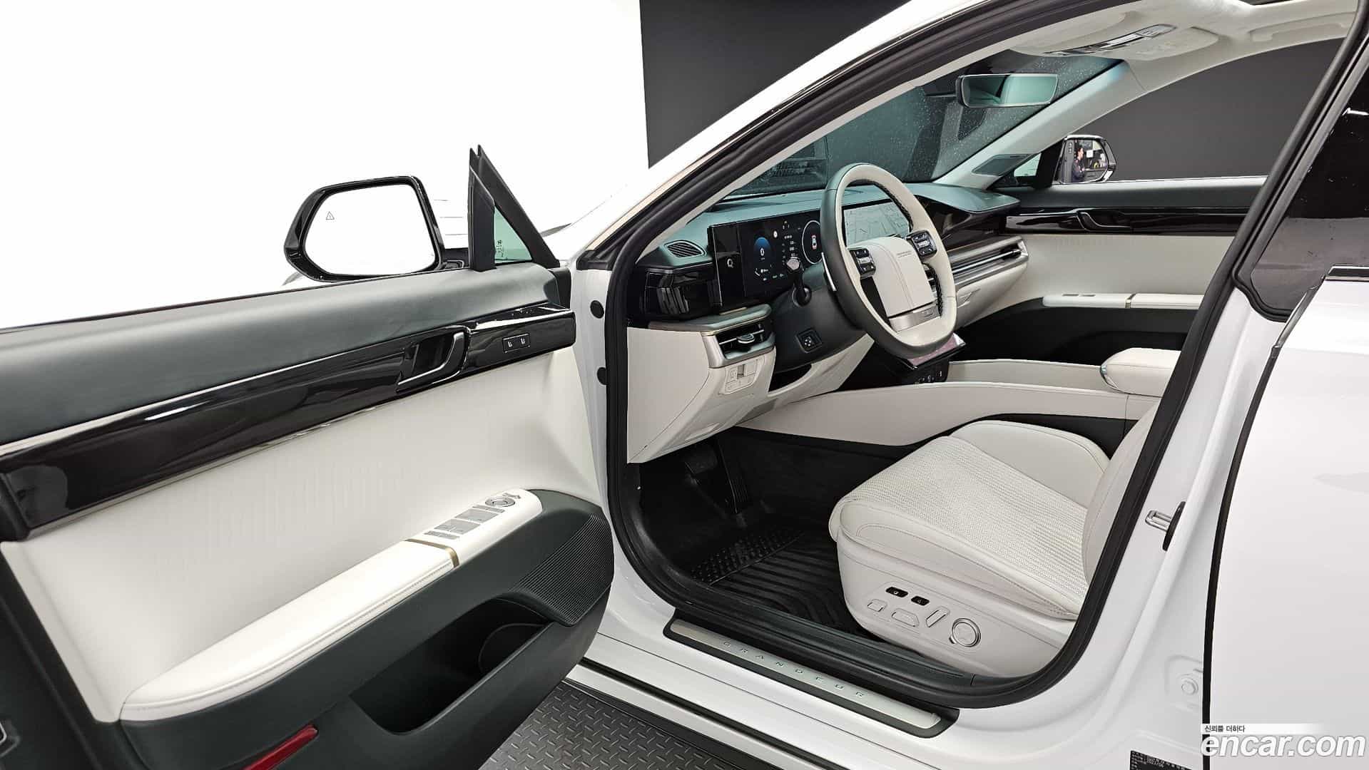 Grandeur Hyundai 2023.5-OPTION-015