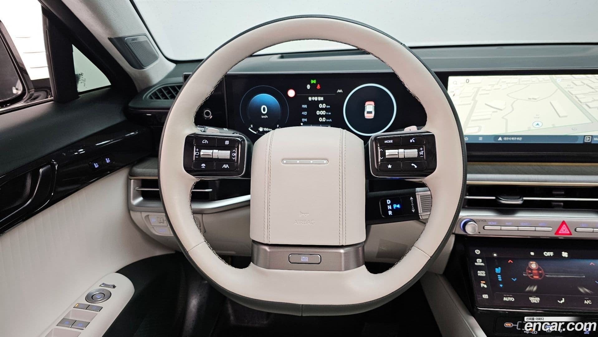 Main__Slider__Photo:Grandeur Hyundai 2023.5-12