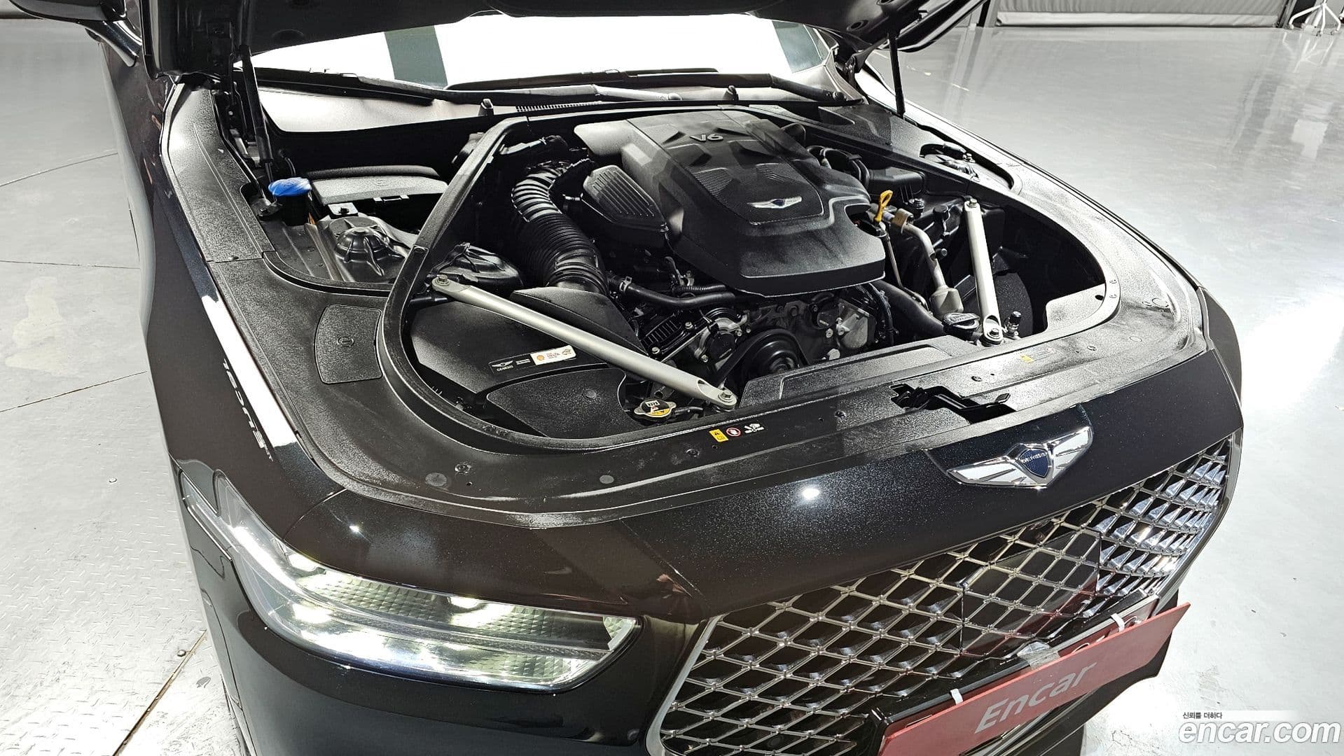 Main__Slider__Photo:G90 Genesis 2019.5-5