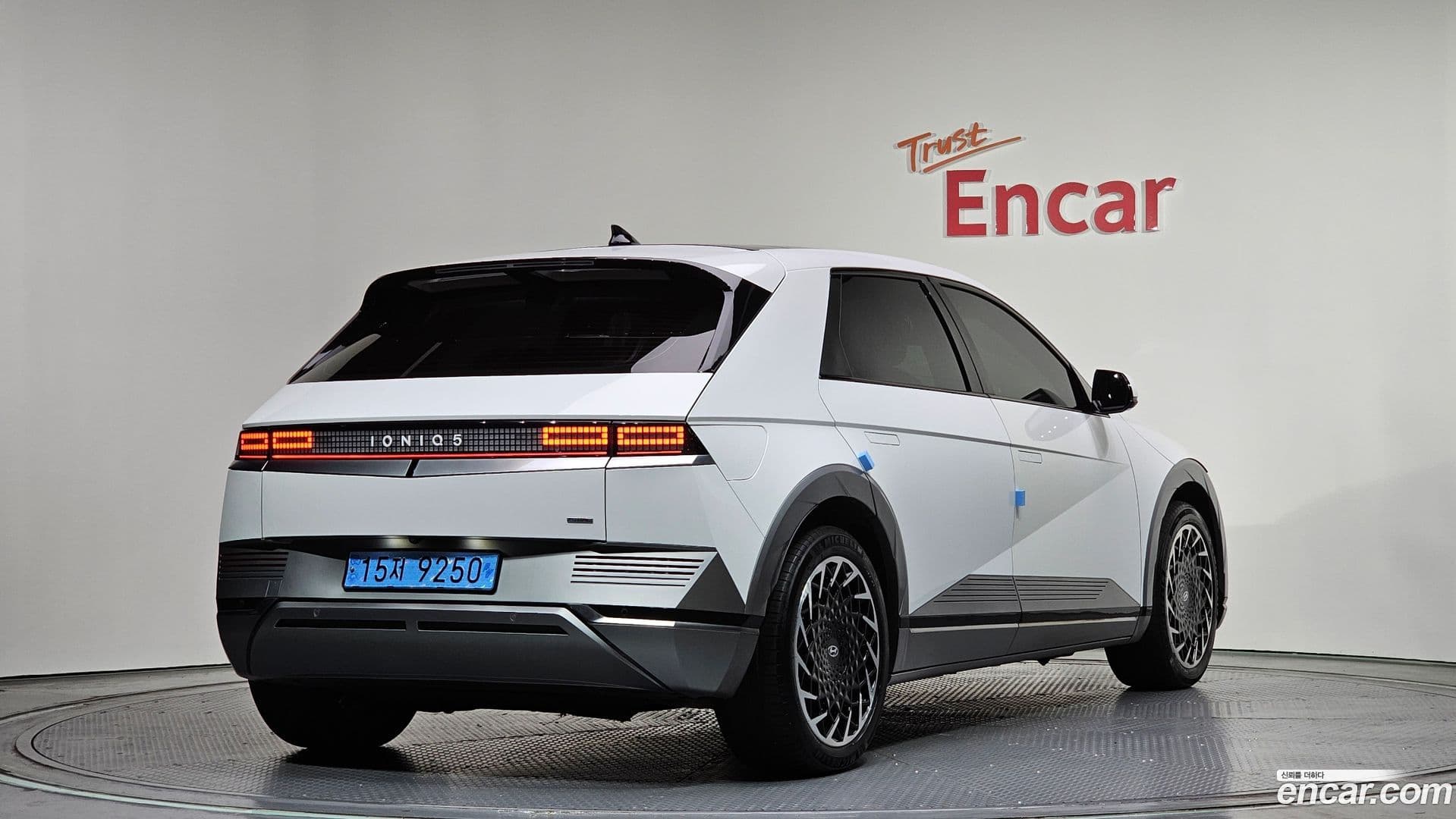 Main__Slider__Photo:Ioniq5 Hyundai 2022.1-1