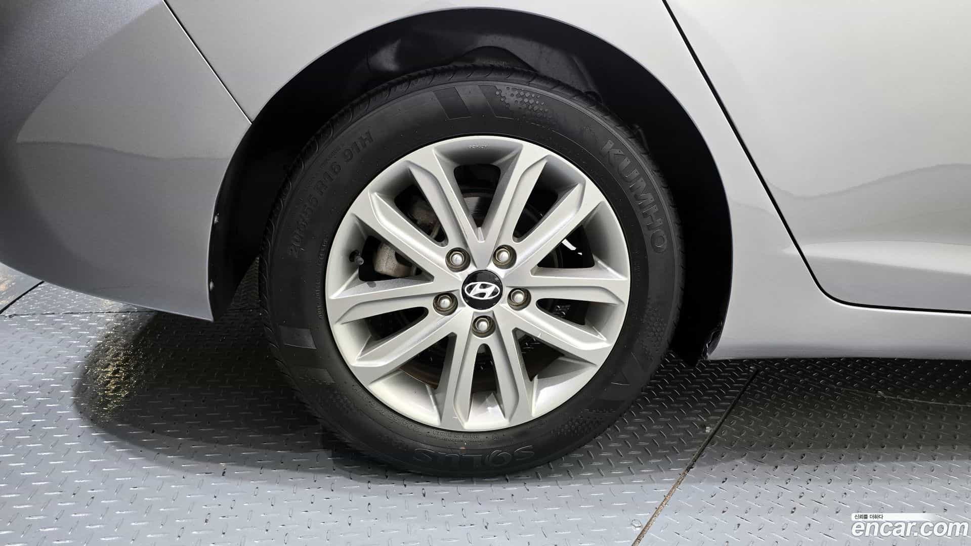 AVANTE Hyundai 2012.8-OUTER-005