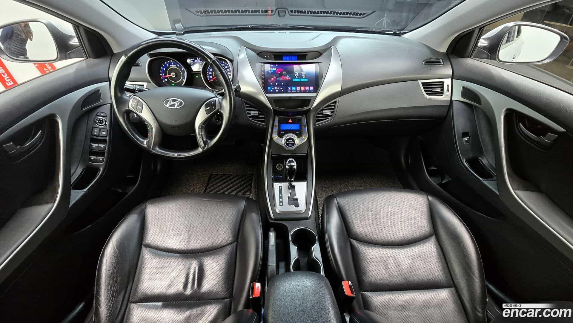 AVANTE Hyundai 2012.8-INNER-007