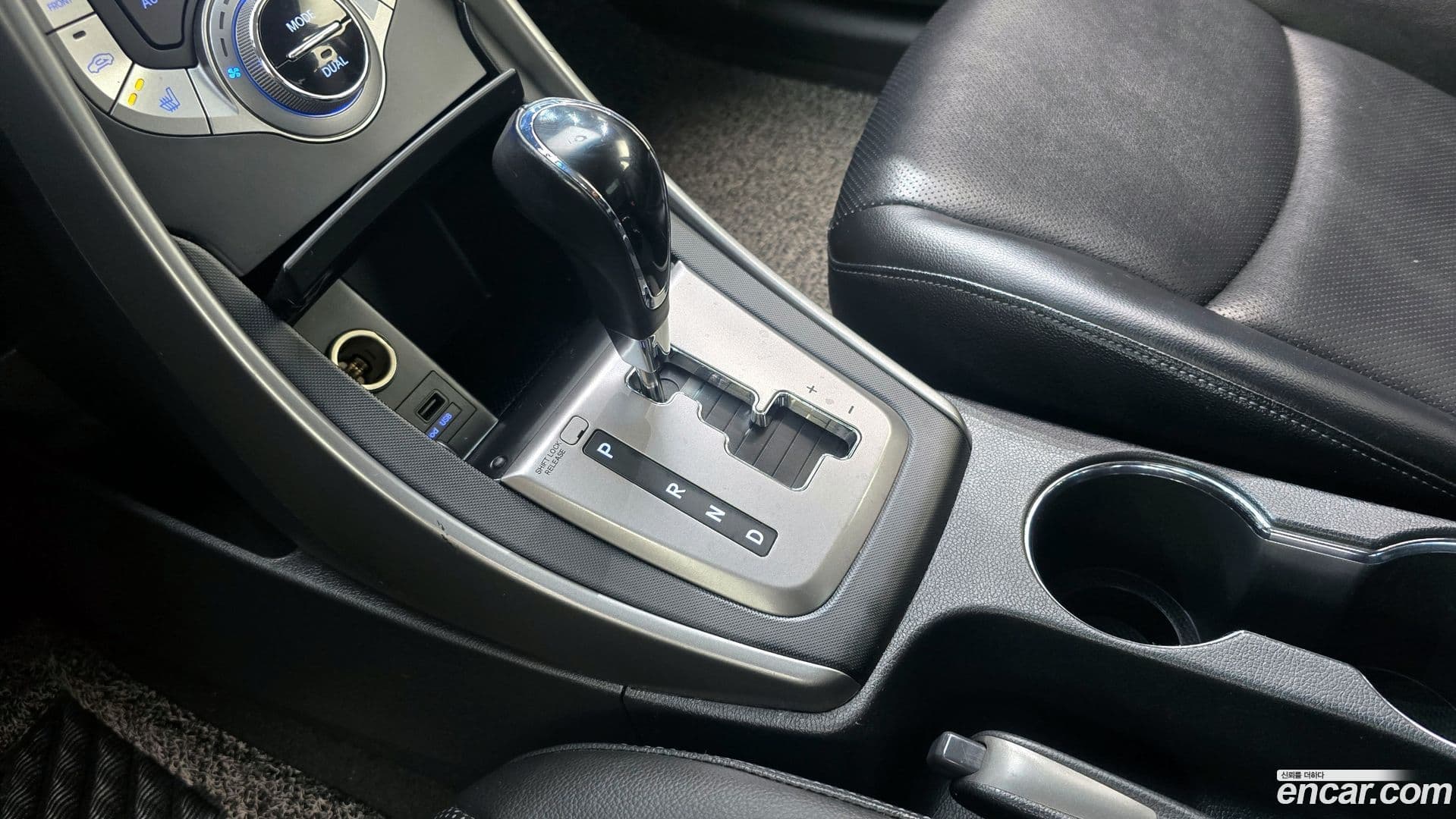 Main__Slider__Photo:AVANTE Hyundai 2012.8-8