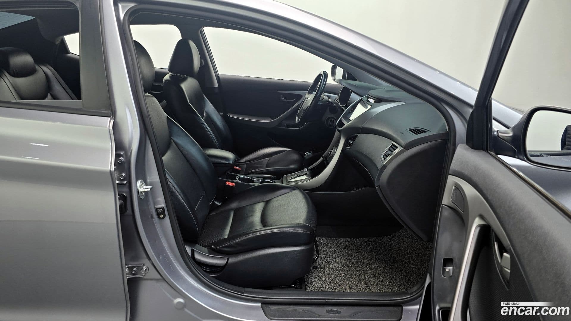 Main__Slider__Photo:AVANTE Hyundai 2012.8-9