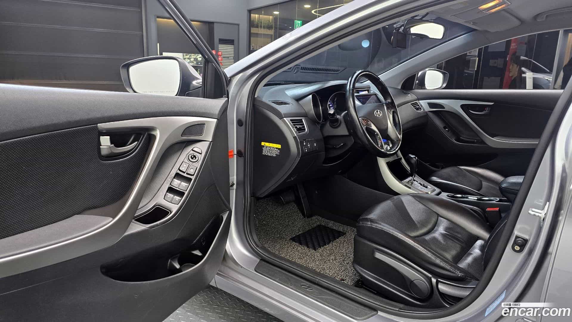 AVANTE Hyundai 2012.8-OPTION-015