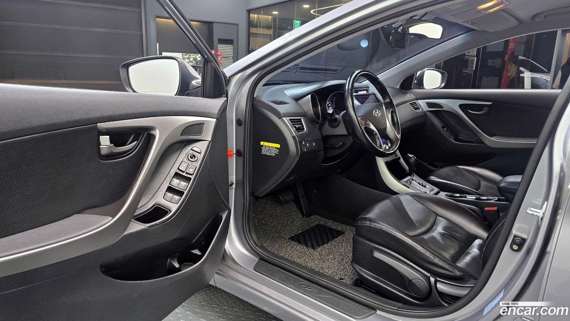 Main__Slider__Photo:AVANTE Hyundai 2012.8-10