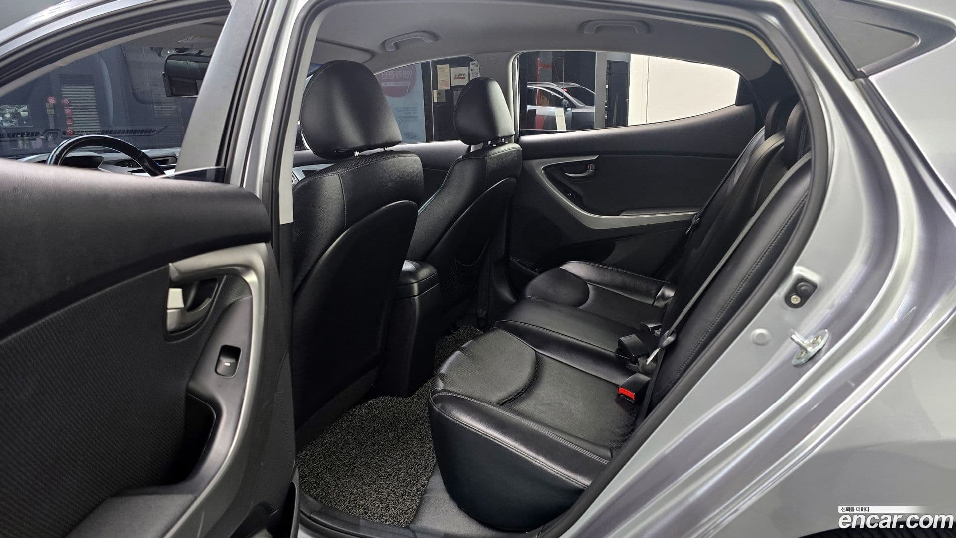 Main__Slider__Photo:AVANTE Hyundai 2012.8-12