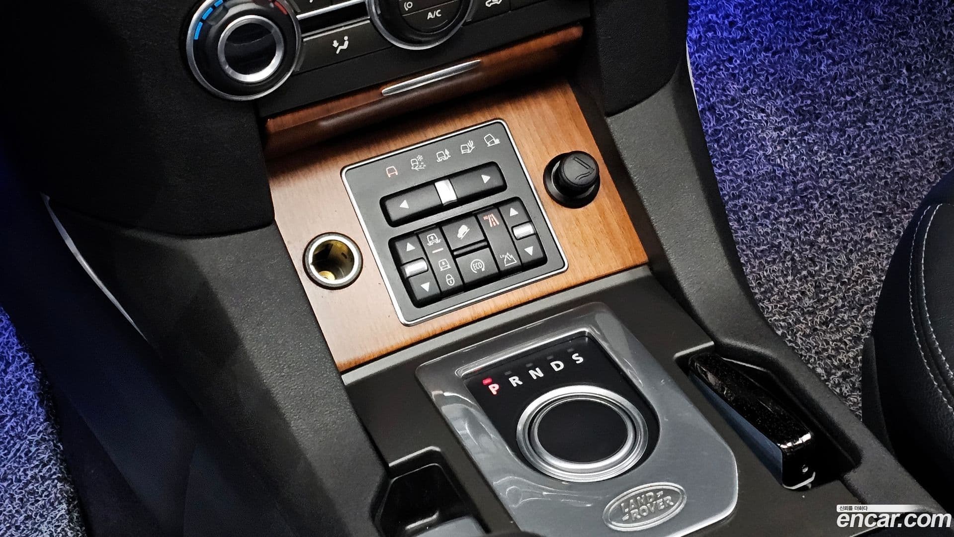 Main__Slider__Photo:Discovery Land Rover 2015.4-8