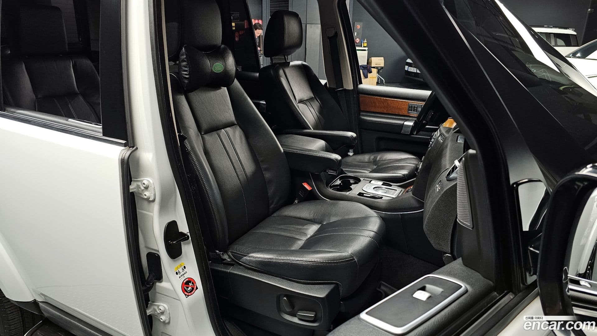 Main__Slider__Photo:Discovery Land Rover 2015.4-9