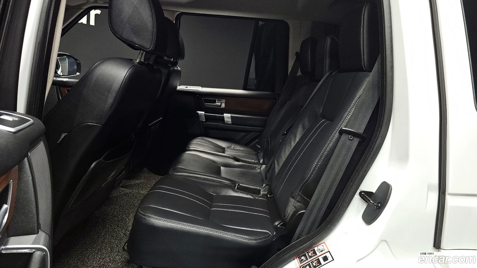 Main__Slider__Photo:Discovery Land Rover 2015.4-11