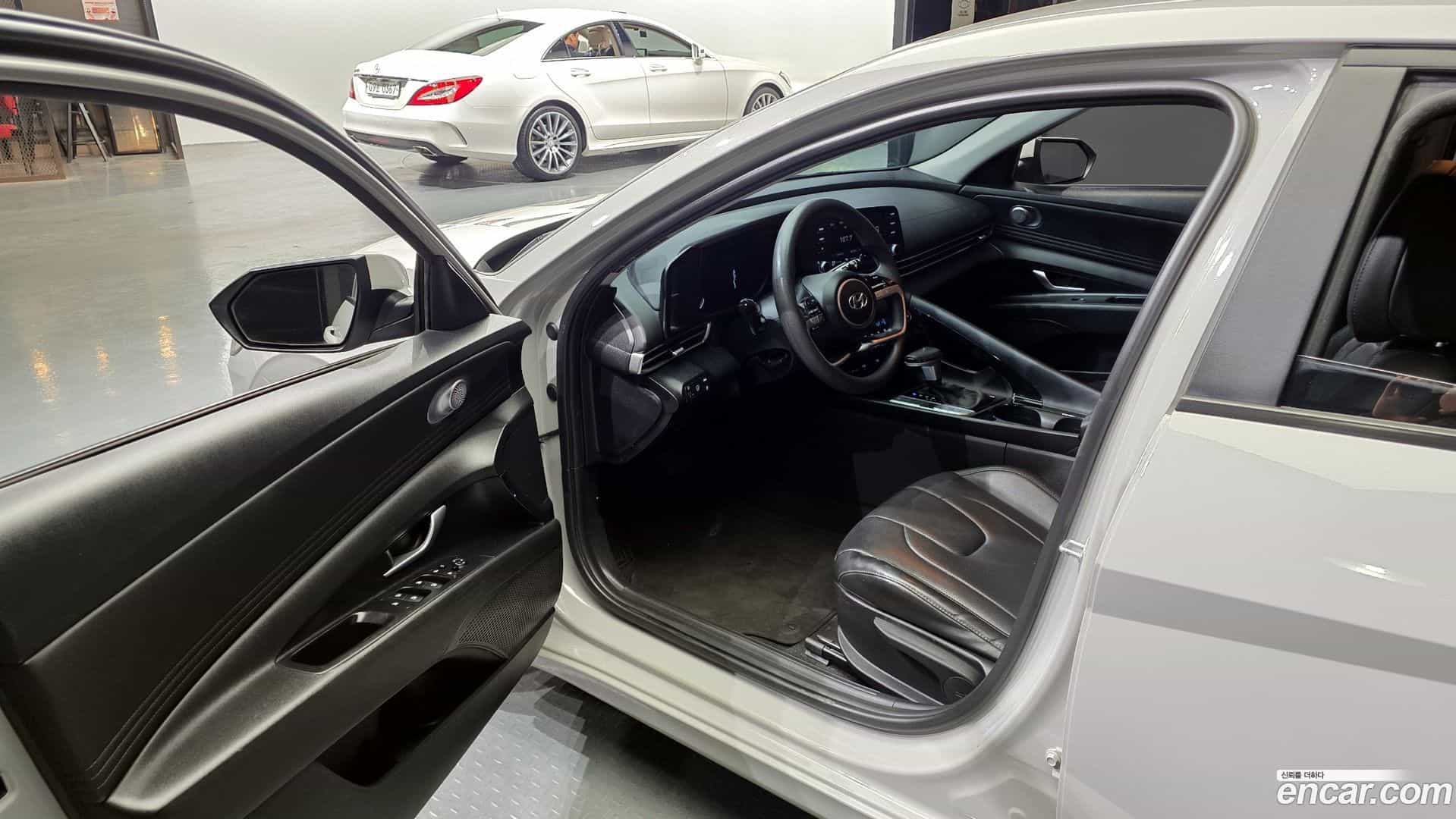 AVANTE Hyundai 2021.11-INNER-010