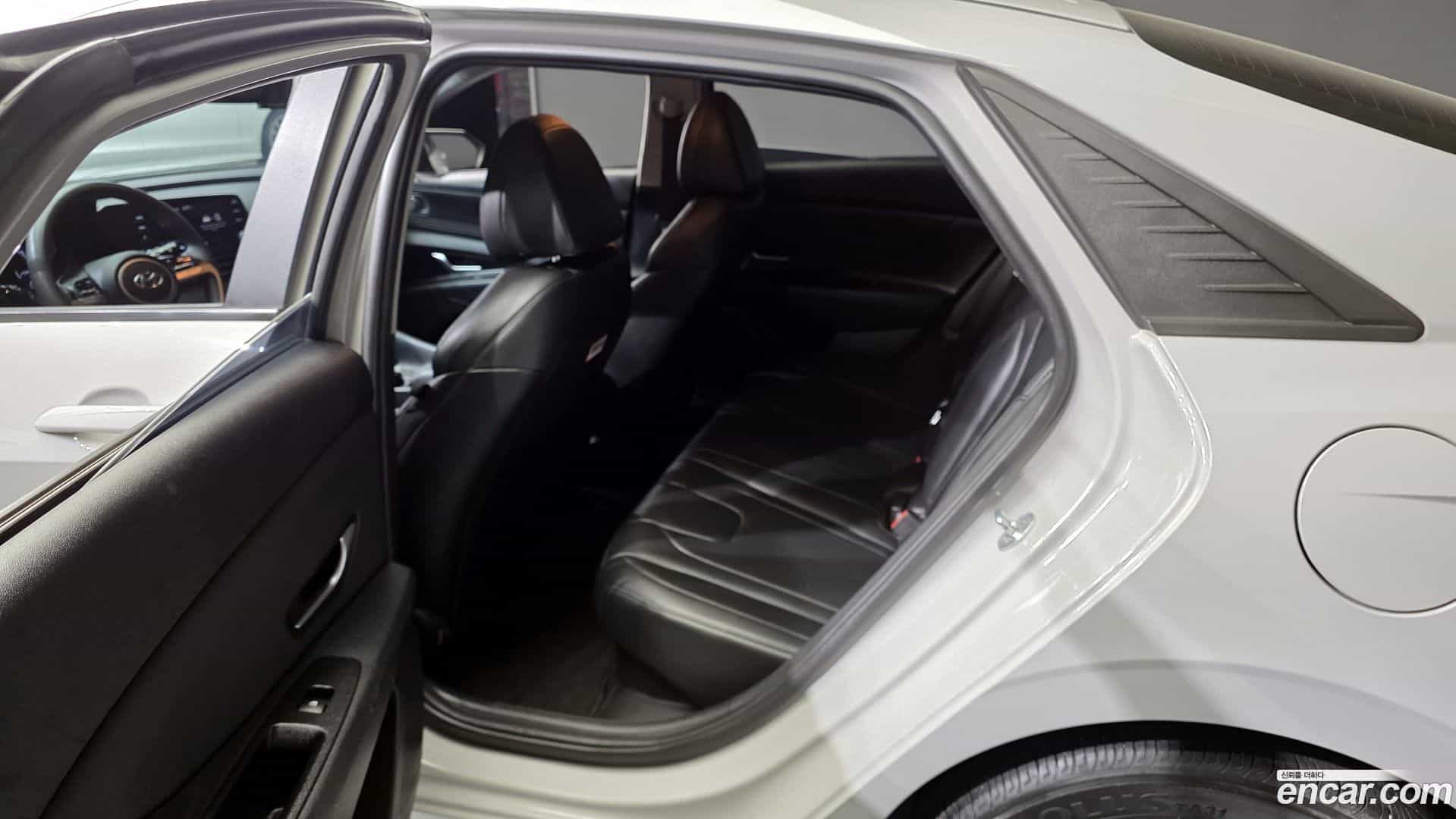 AVANTE Hyundai 2021.11-OPTION-015