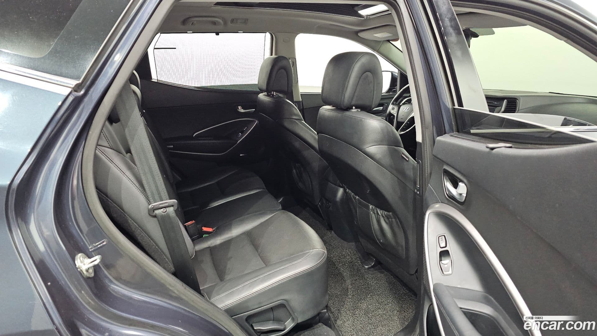 Main__Slider__Photo:Santafe Hyundai 2015.5-11