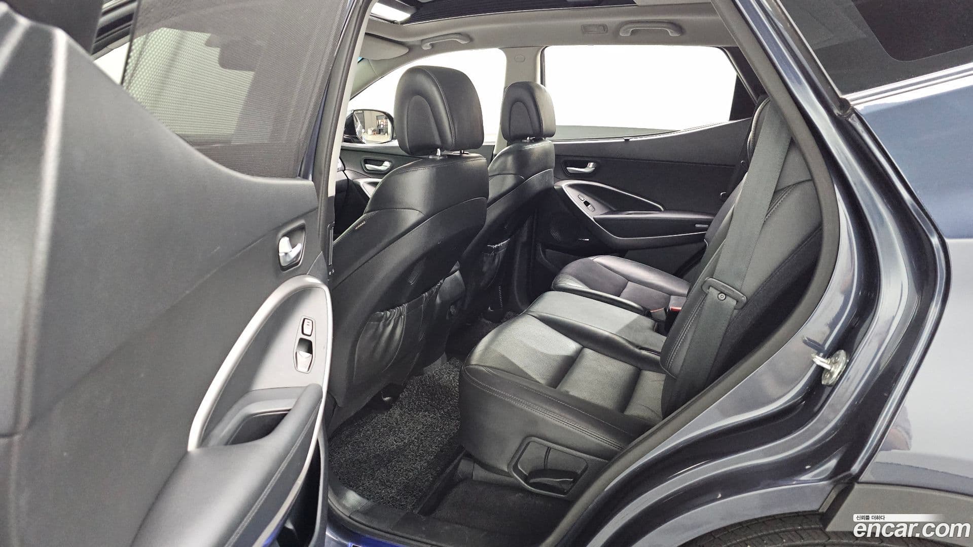 Main__Slider__Photo:Santafe Hyundai 2015.5-12