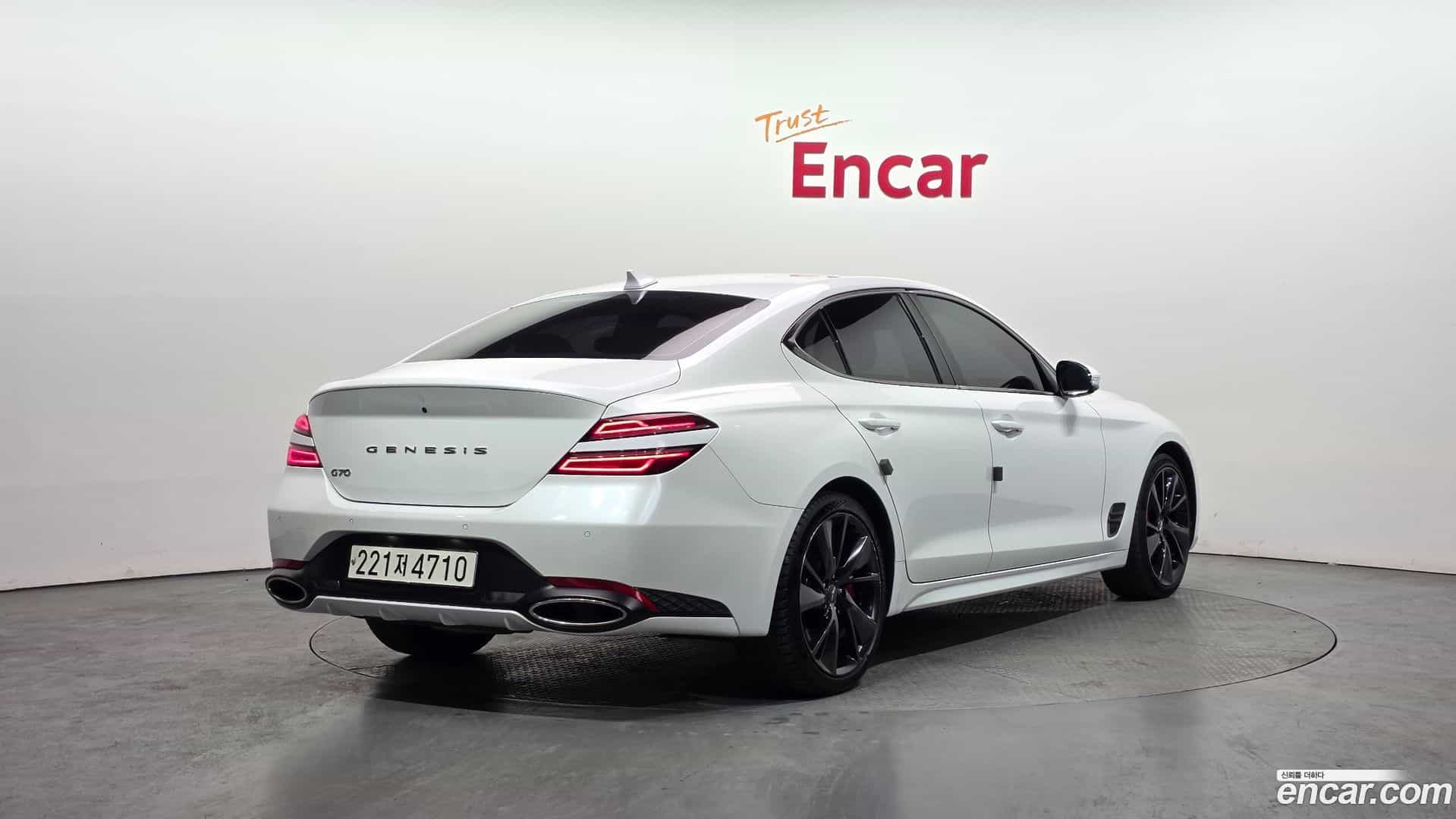 G70 Genesis 2021.1-OUTER-002