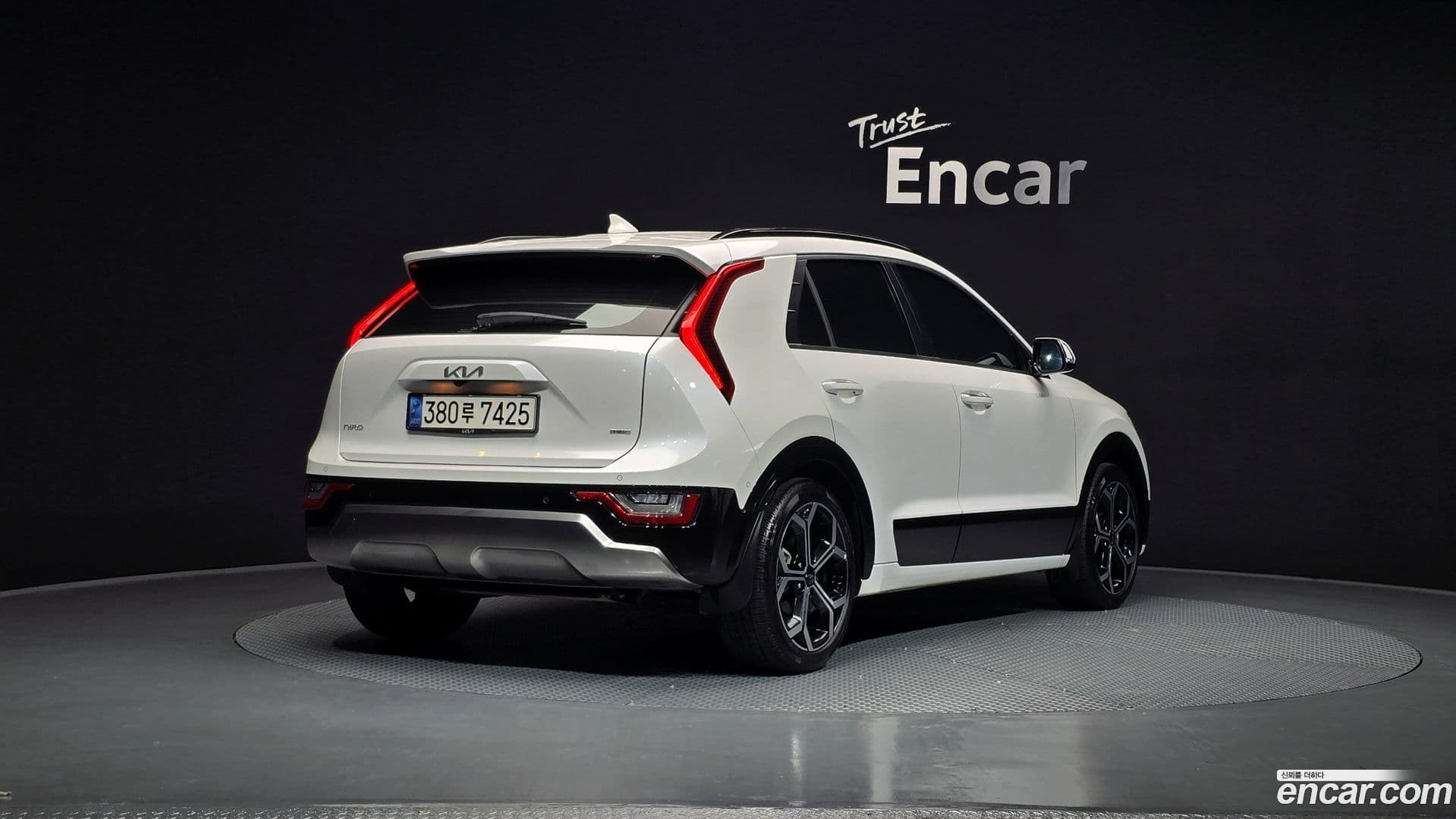 Main__Slider__Photo:Niro Kia 2022.9-1