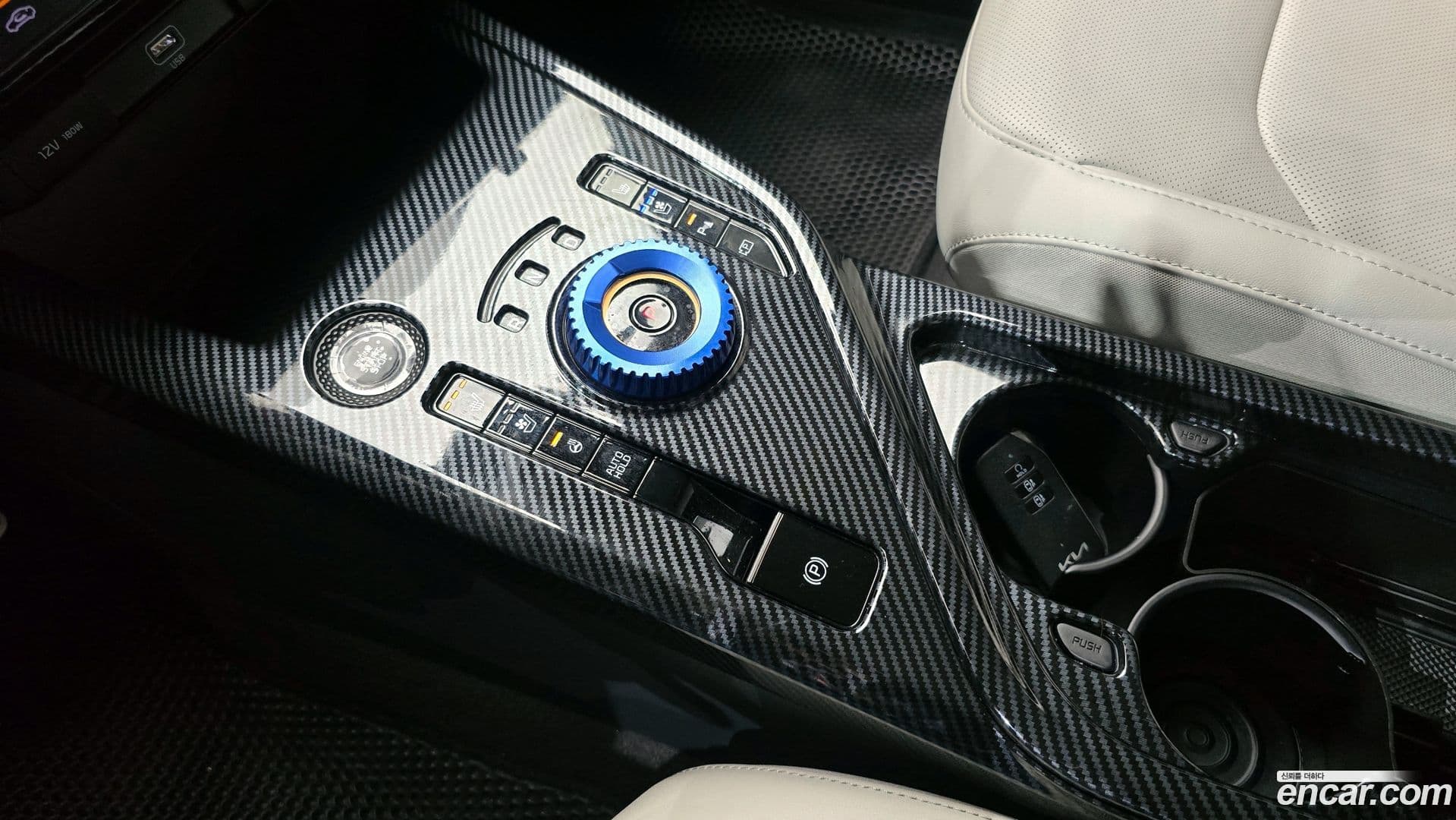 Main__Slider__Photo:Niro Kia 2022.9-8